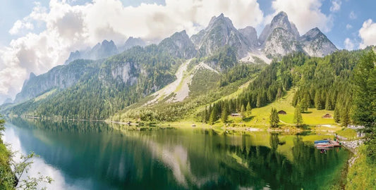 The river at the foot of the mountain