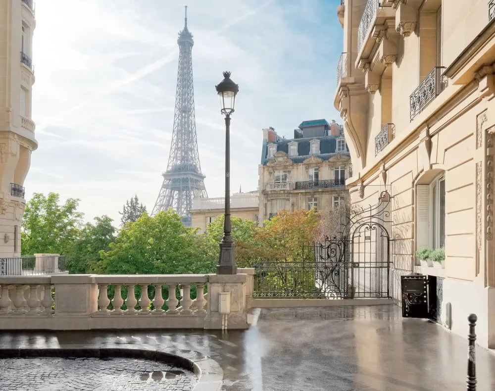 The courtyard and the Eiffel tower